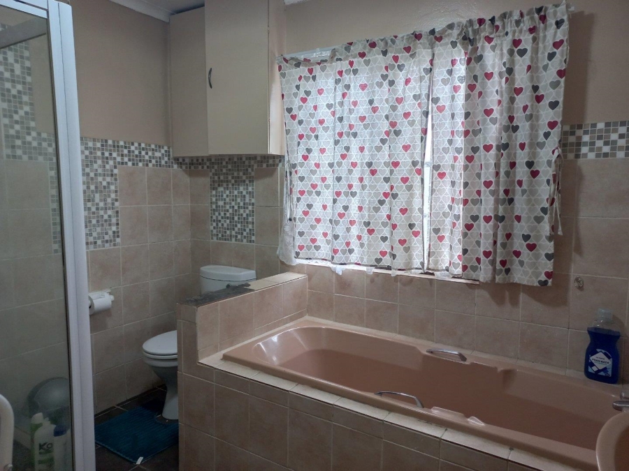 3 Bedroom Property for Sale in Seavale Eastern Cape